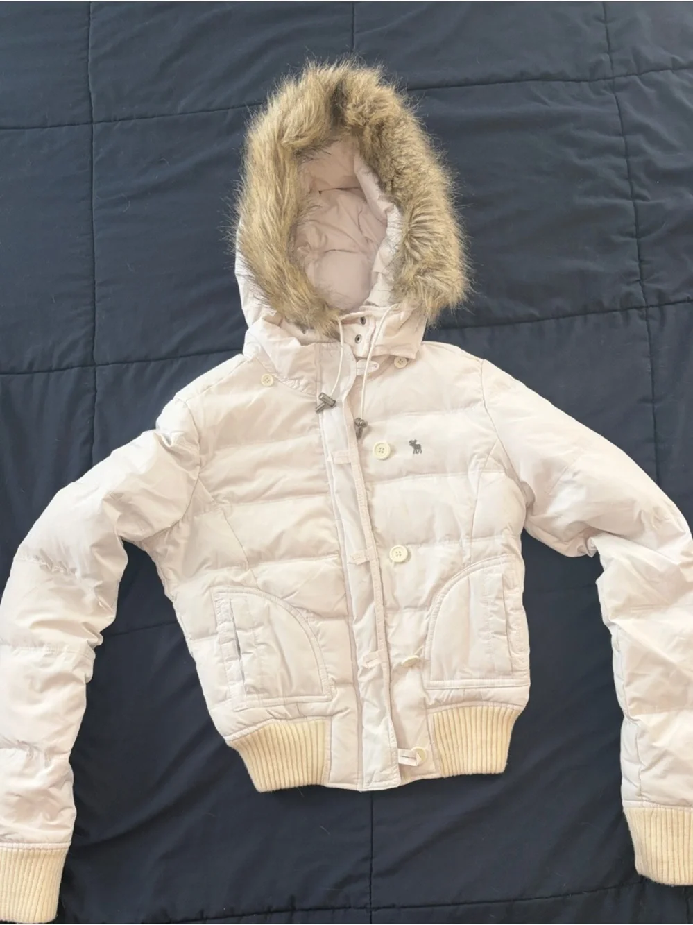 Vintage A&F White Quilted Puffer Jacket with Faux Fur Hood